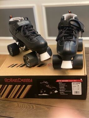 Roller Derby Women's Black Roller Skate - Classic Quad Skates